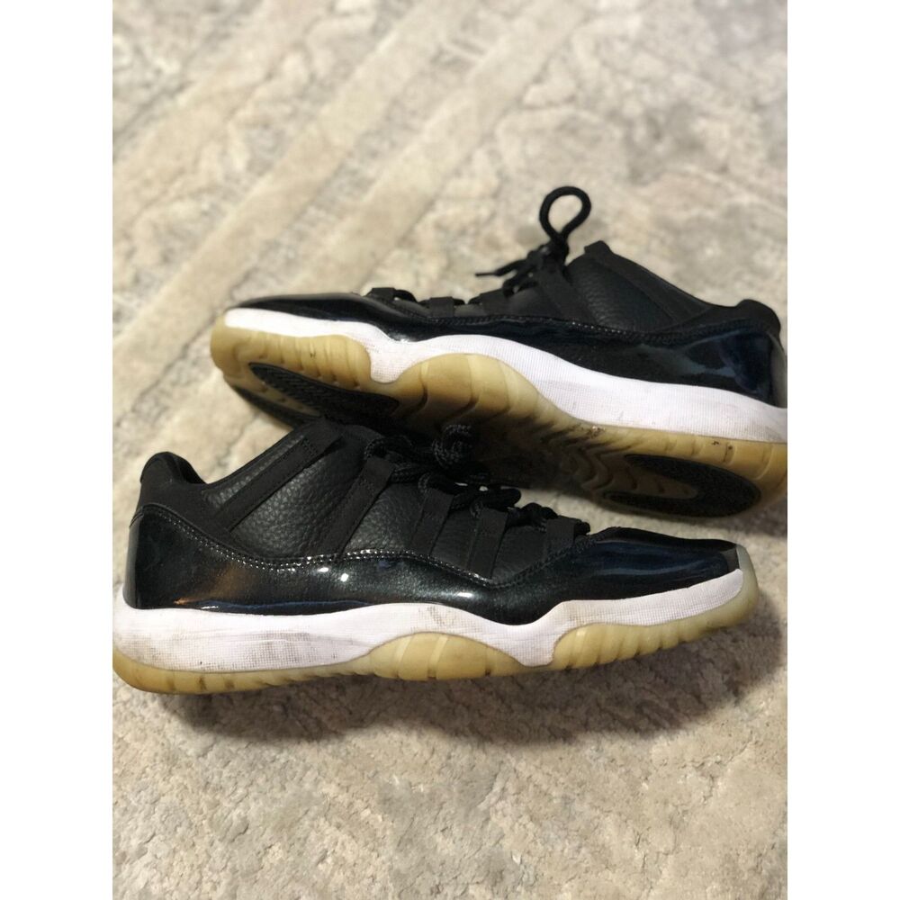 Black Men's 13.5 Jordan 11 Retro Low